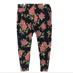 🌹🌹Torrid 2X black and rose leggings! 🌹🌹